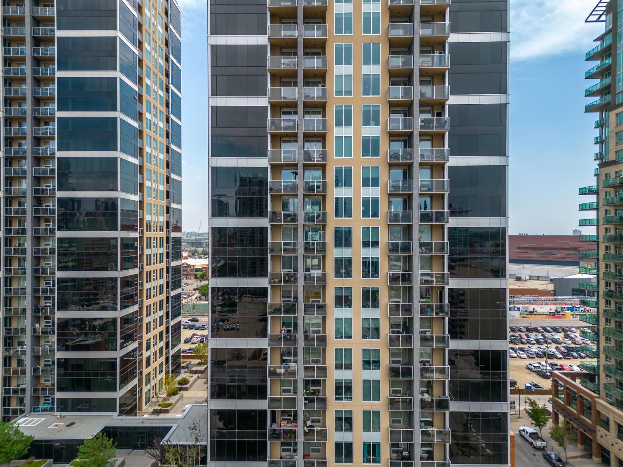 City Centre Retreat - 1Br Condo With Desk カルガリー エクステリア 写真